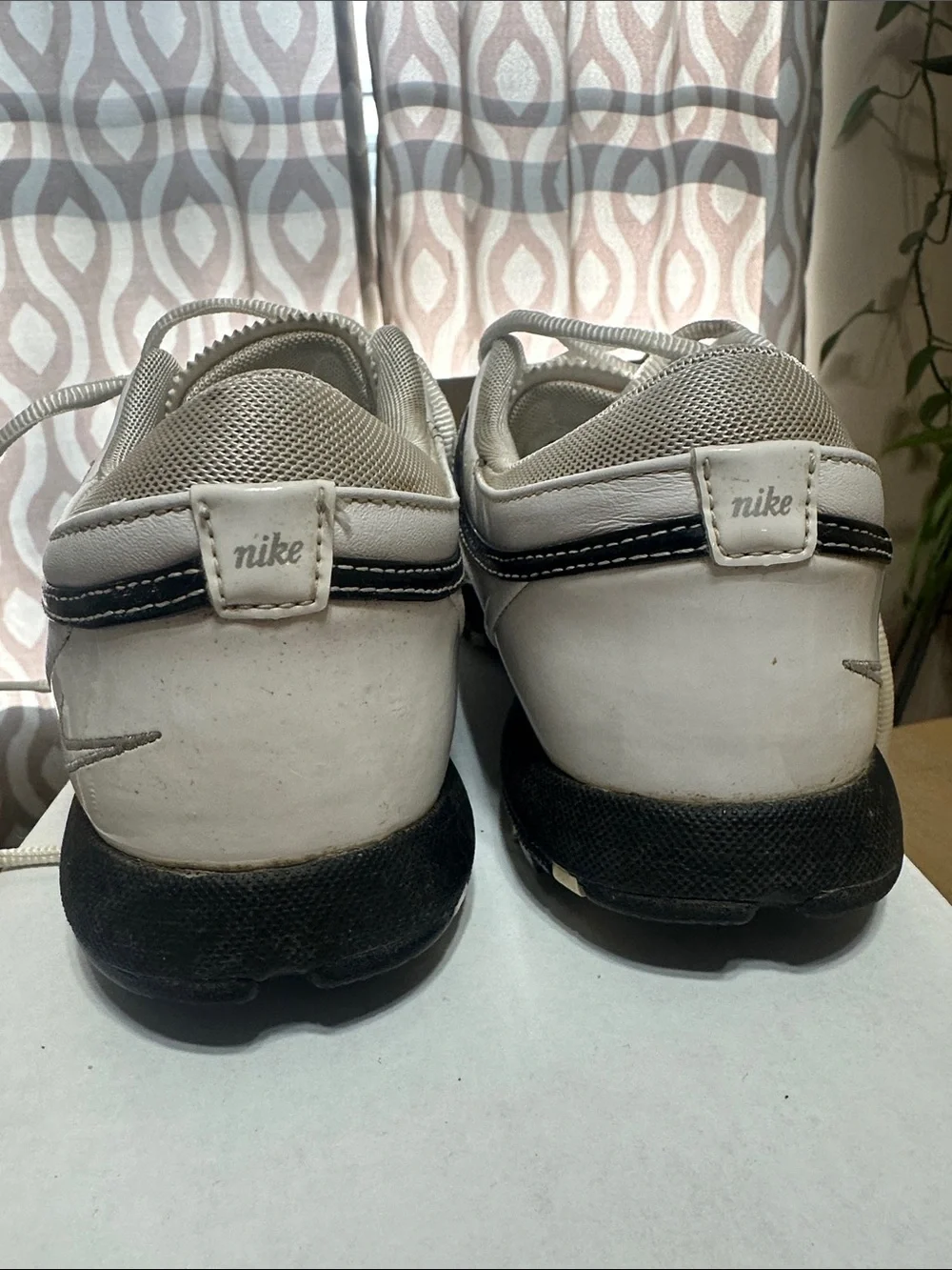 Women’s Nike Golf classic shoe White Leather with Black Piping